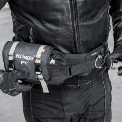 Kriega R3 Heuptas -Motorrijden kriega r3 waistpack lifestyle4
