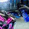 Muc-Off Helm- En Vizierreiniger 250ml -Motorrijden muc off helmet visor cleaner 250ml 2